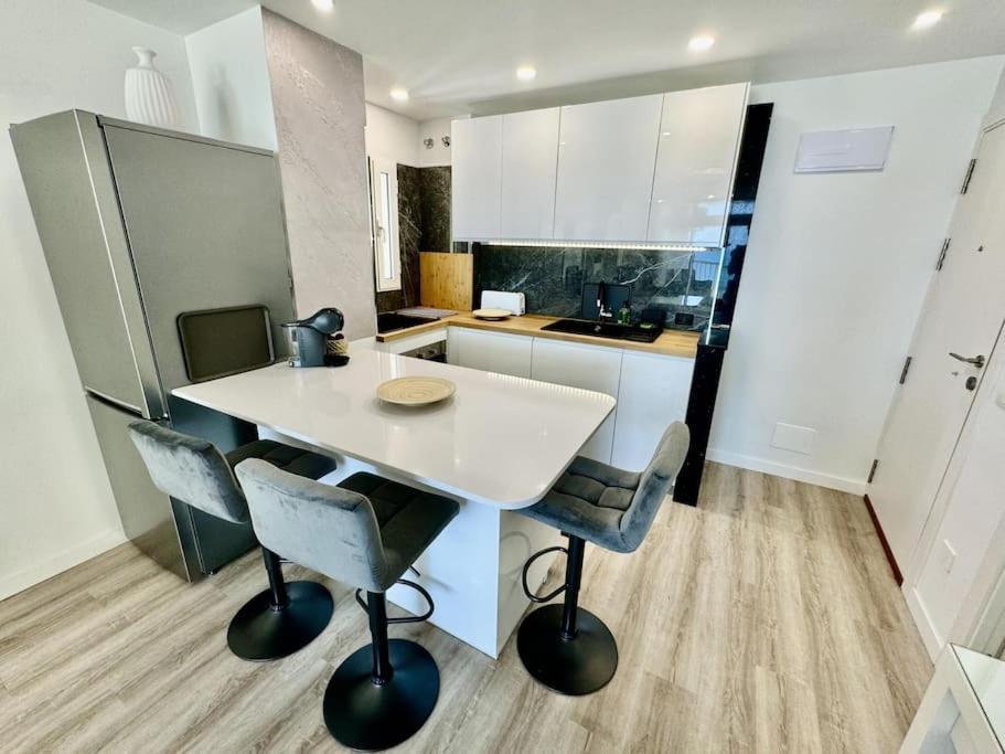 Amazing Apartment In Las Americas Playa de las Américas Exterior foto